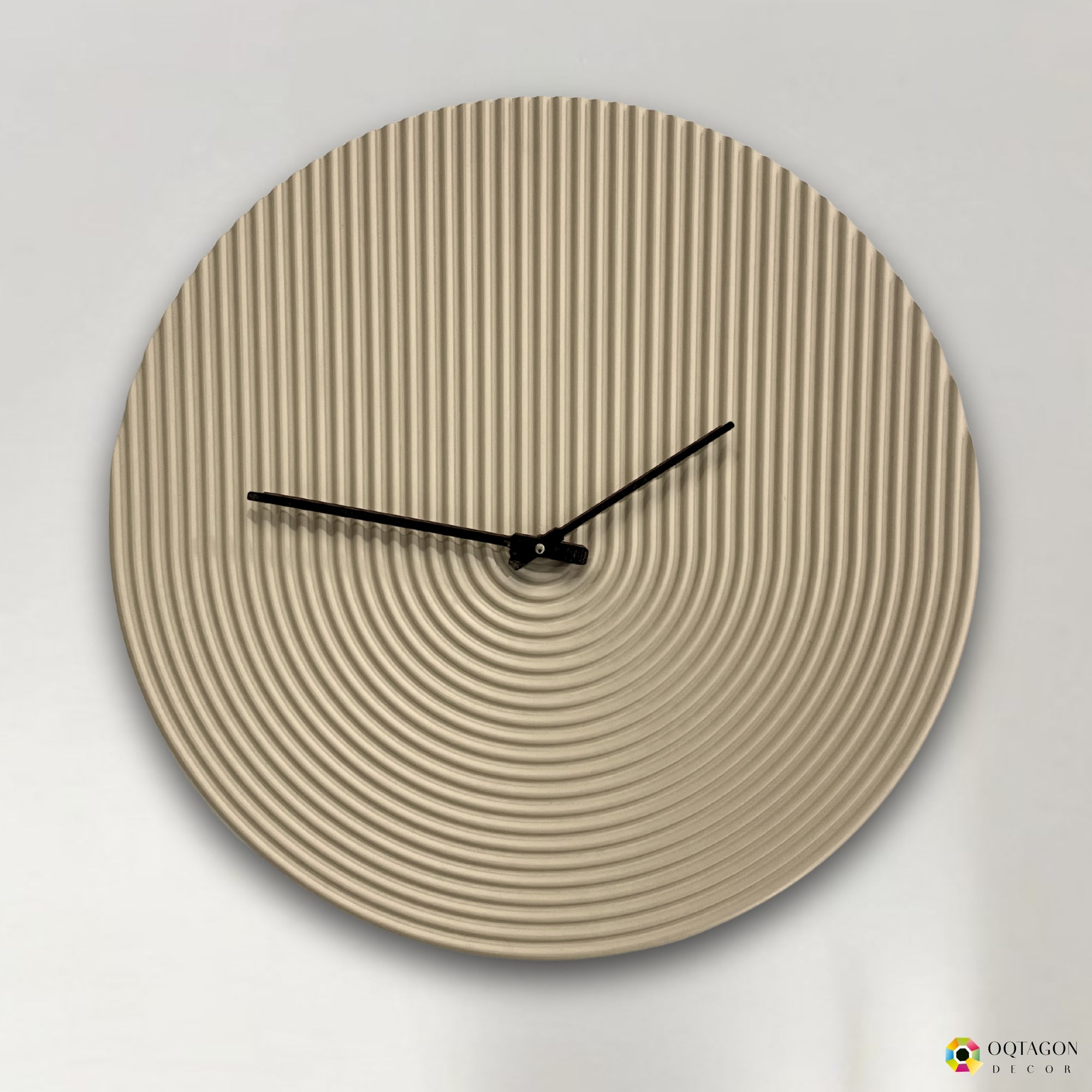 Contemporary Wall Clock – Geometric Circle Design for Elegant Interiors